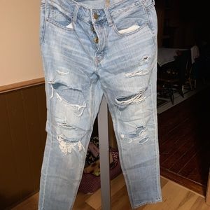 American eagle boyfriend fit jeans size 2. Freshly washed.